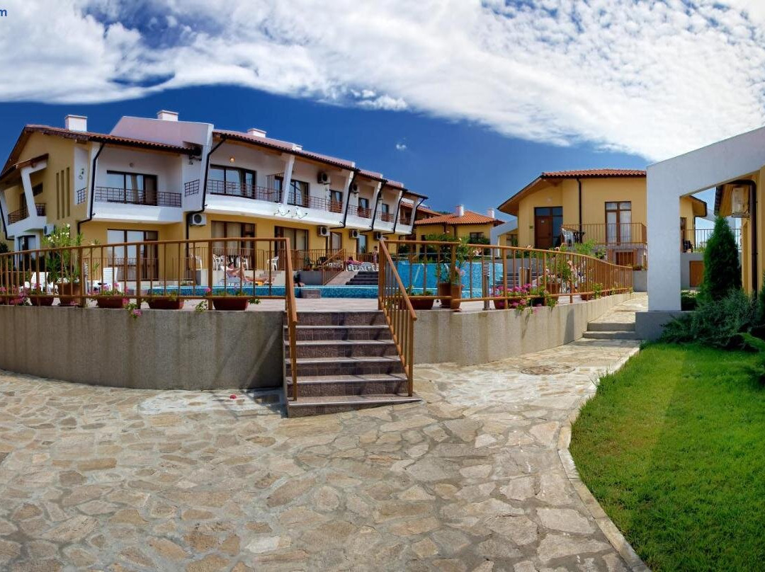 Montemar Villas