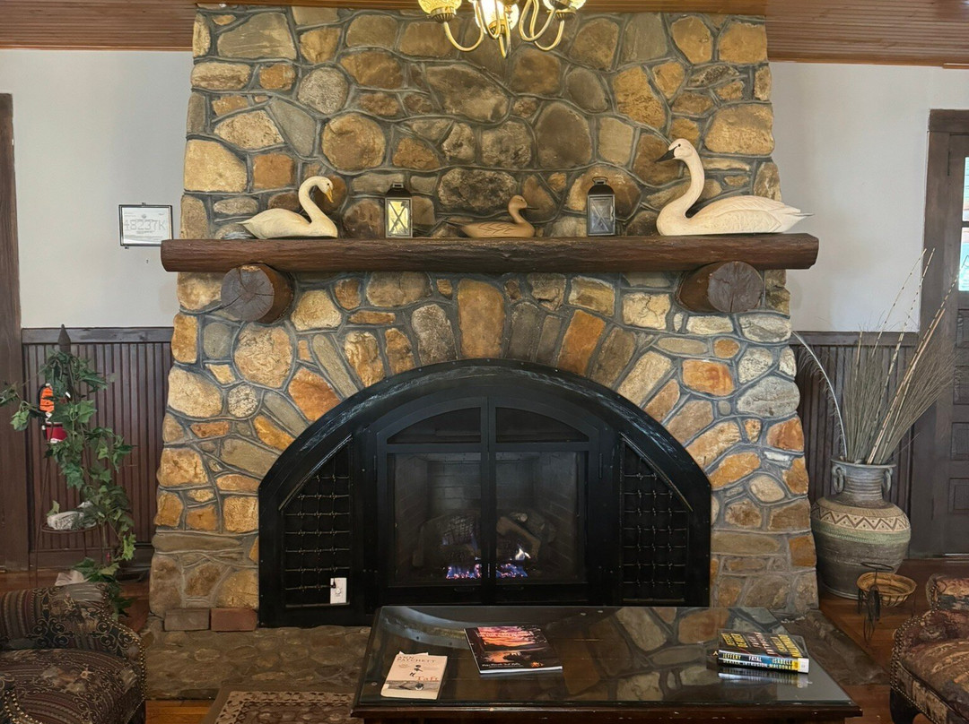 Highland Lake Inn & Resort主图