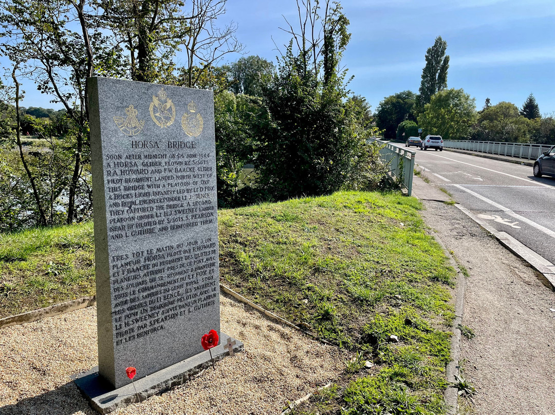 Horsa Bridge Memorial Stele, Wwii景点图片