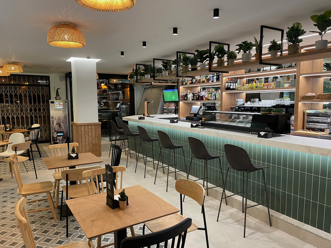 La Marina del Pinet餐馆和美食-Cafeteria Caribe