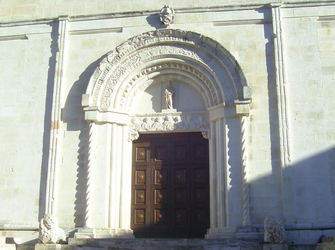 Chiesa di San Pietro a Coppito-拉奎拉必去景点