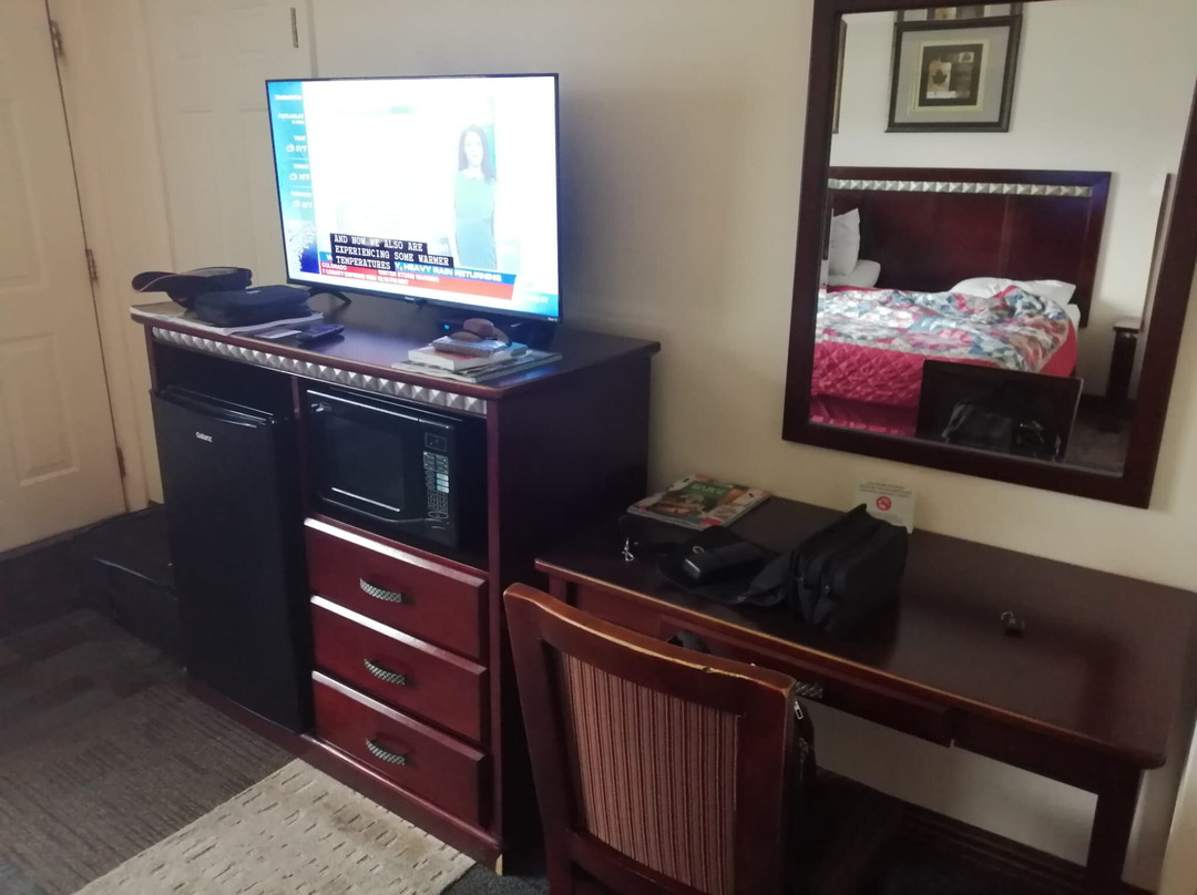 Whispering Palms Inn主图