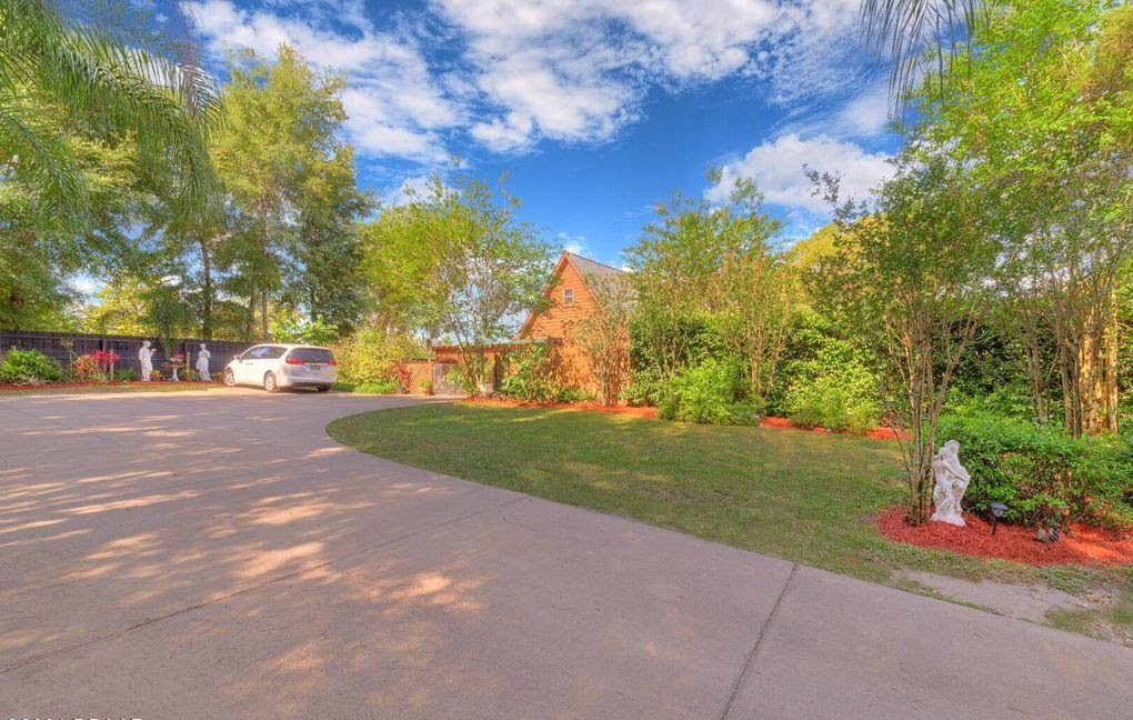 Cabin On The Lake主图