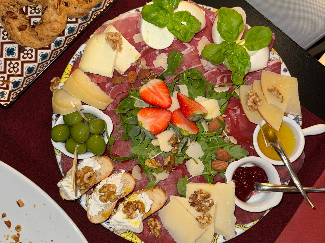 Vinness | Vineria & Gastronomia景点图片