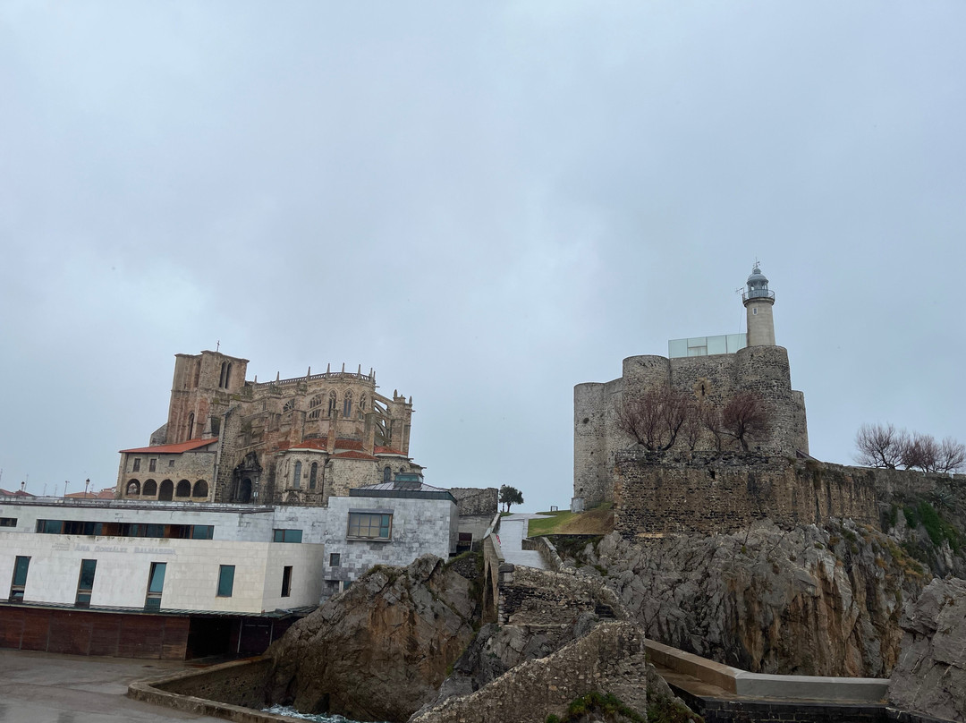 Avenida de la Constitución-Castro Urdiales必去景点
