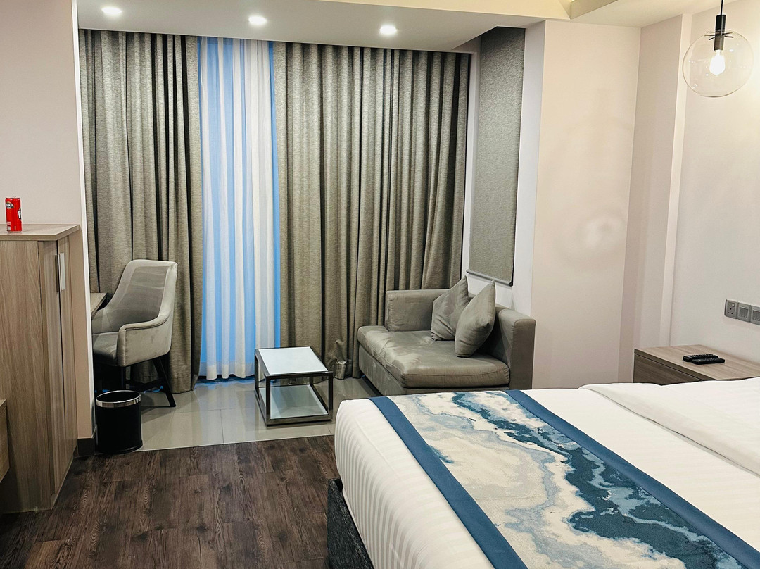 玛姬丽旅馆主图