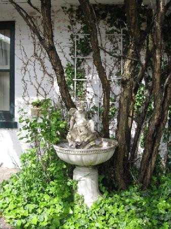 Windrow Place and Chalet Guesthouse, Bed and Breakfast主图