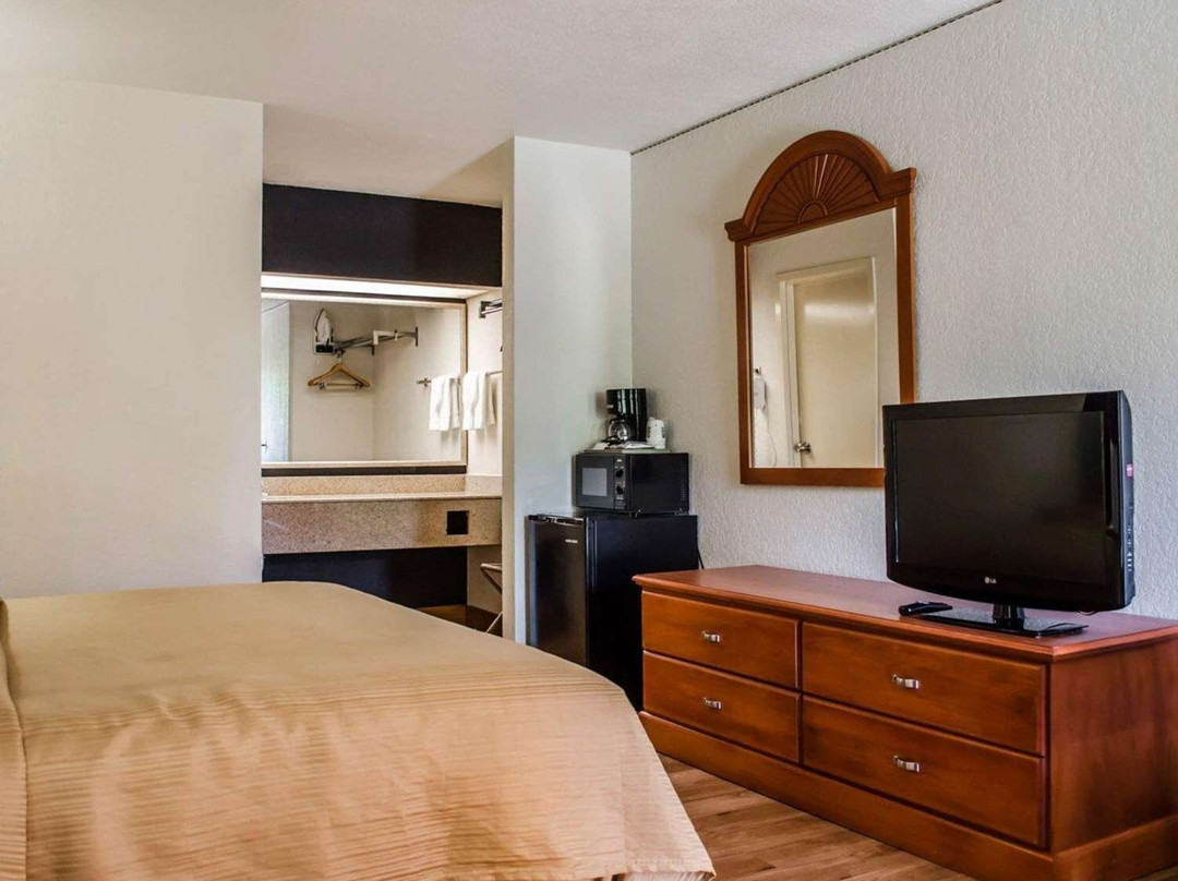 Days Inn by Wyndham Eglin AFB主图