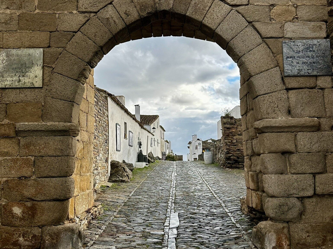 Monsaraz Castle and Walls-蒙萨拉斯必去景点