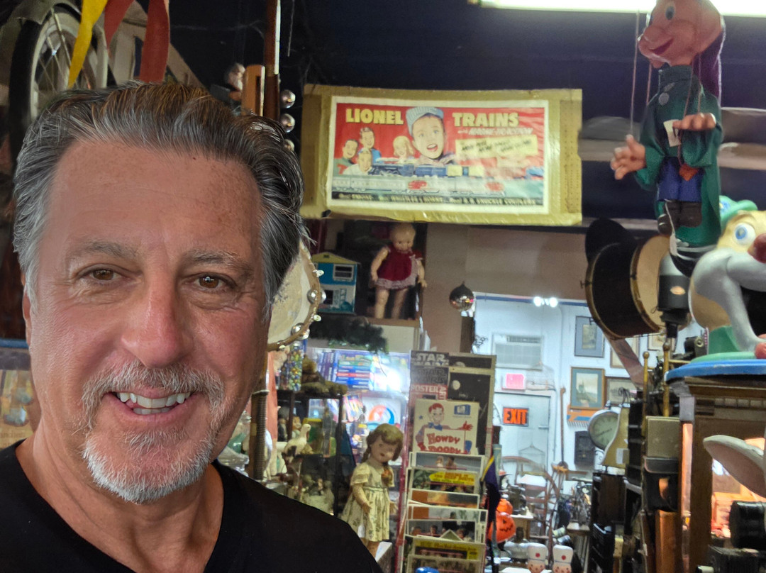 Long Island Antiques Center-Merrick必去景点