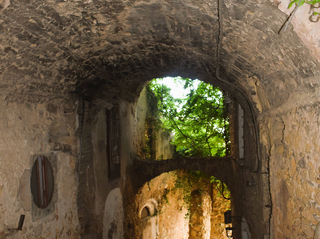 Old Bussana (Bussana Vecchia)-圣雷莫必去景点