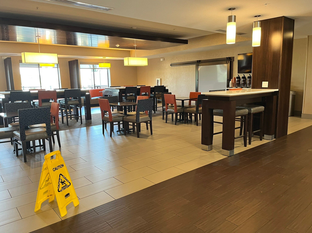 Comfort Suites Florence - Cincinnati South主图