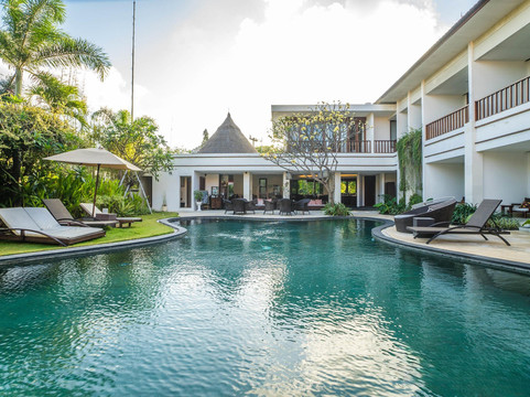 巴厘岛戴安娜别墅酒店主图