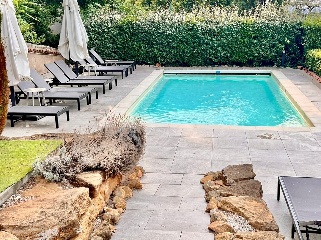 Hotel Le Savigny主图