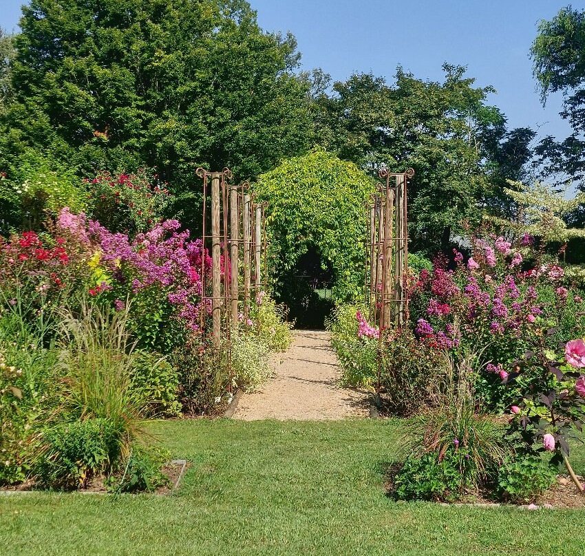 Jardins des Martels-Giroussens必去景点