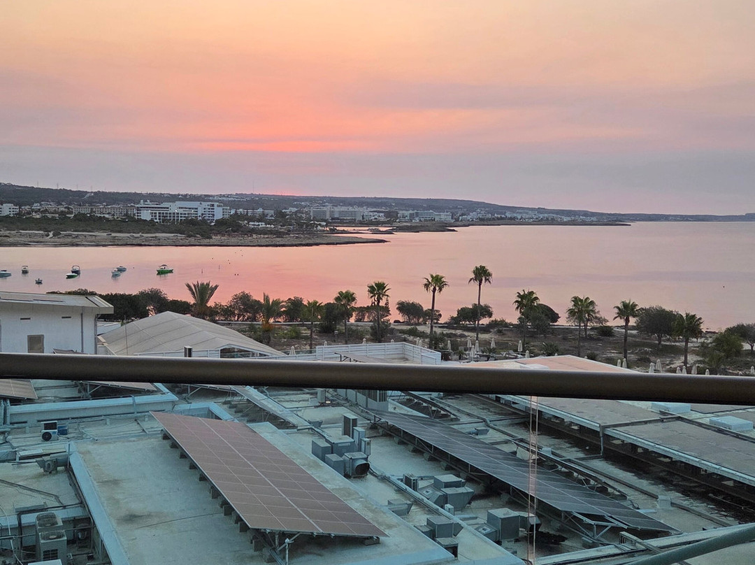 Asterias Beach Hotel主图