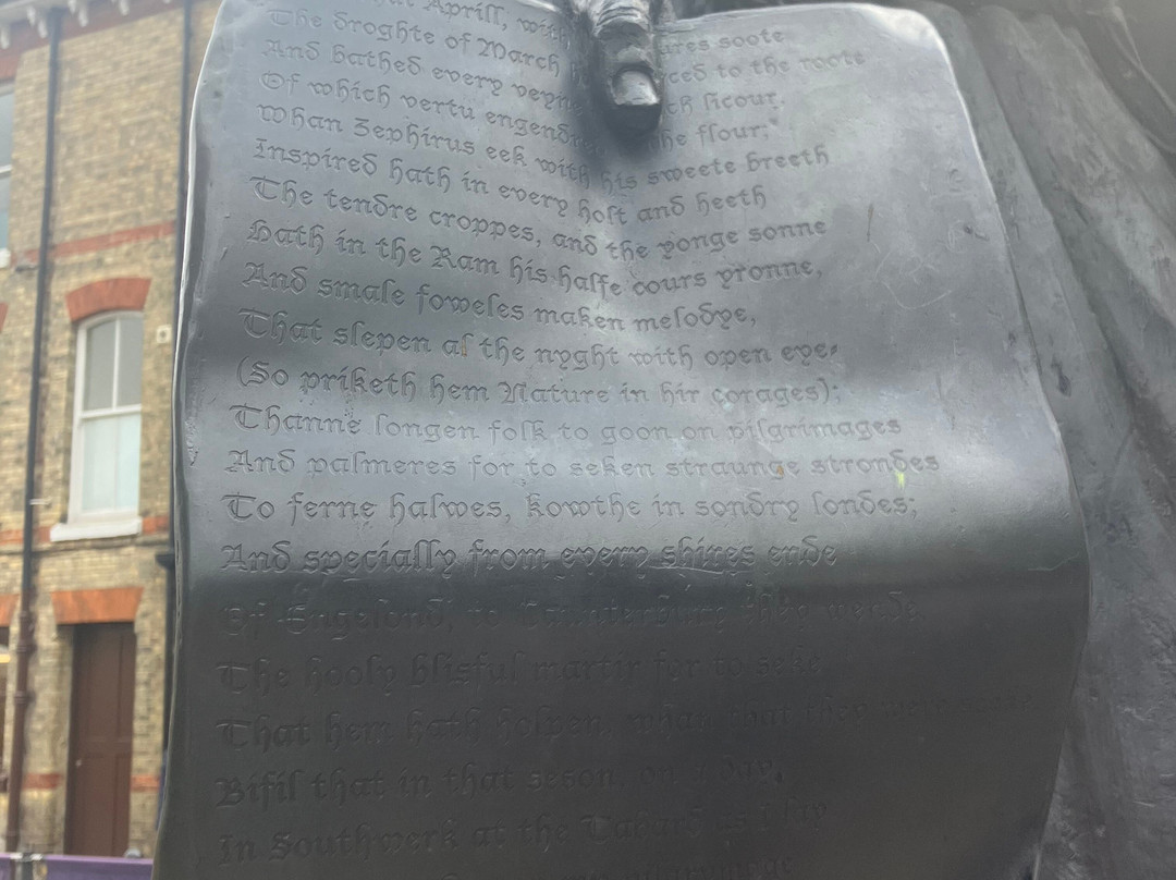 Statue of Geoffrey Chaucer-坎特伯雷必去景点