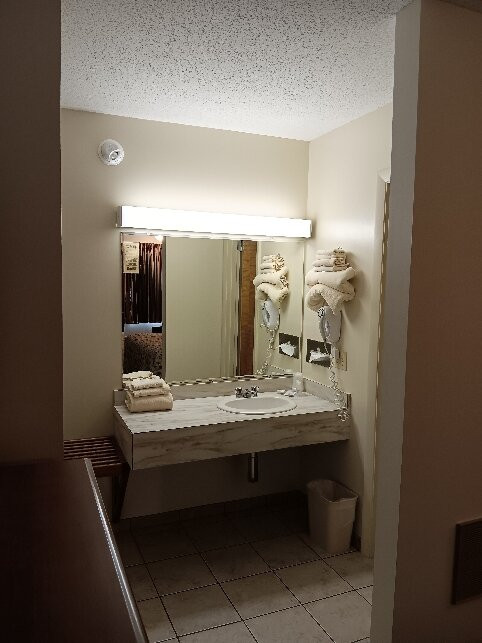 High Seas Motel主图