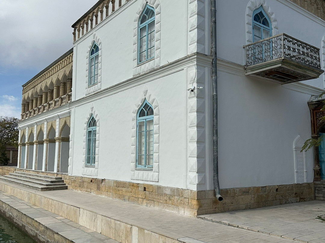 Palace of Moon-like Stars (Sitorai-Mokhi-Khosa)-布哈拉必去景点