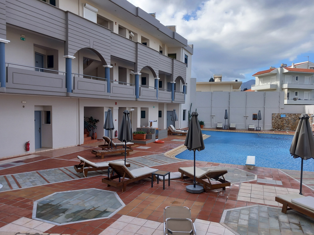 Christina Beach Hotel主图