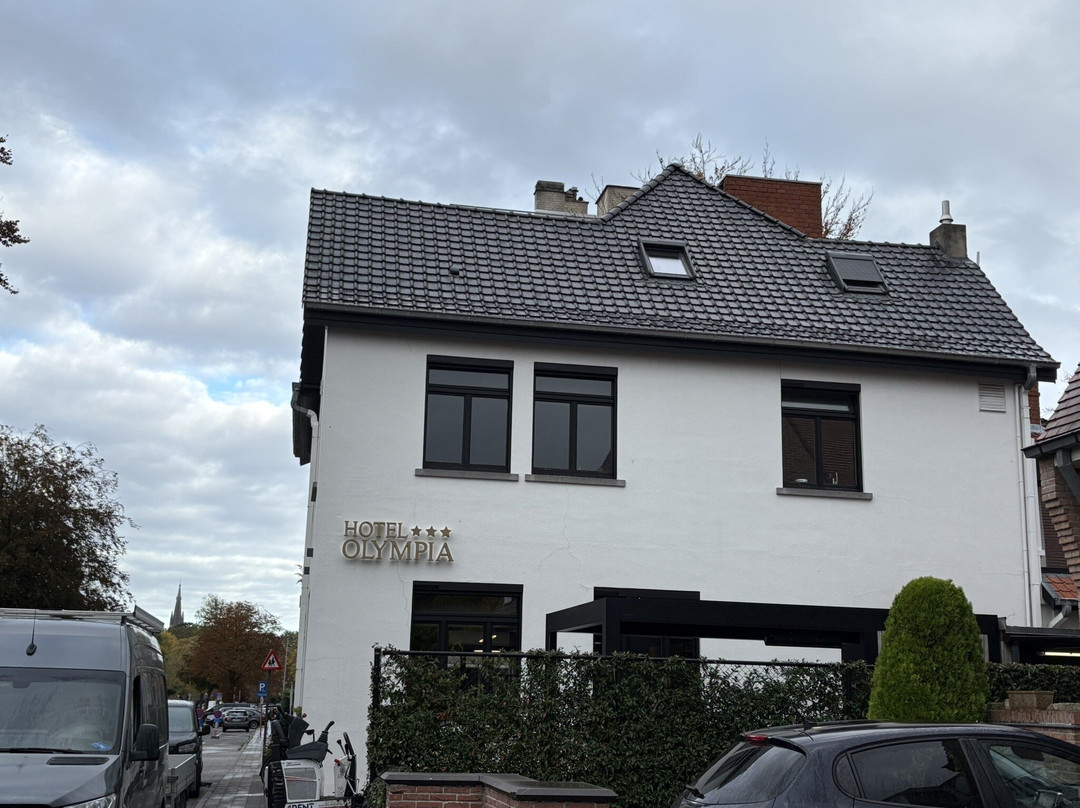 奥林匹亚酒店主图