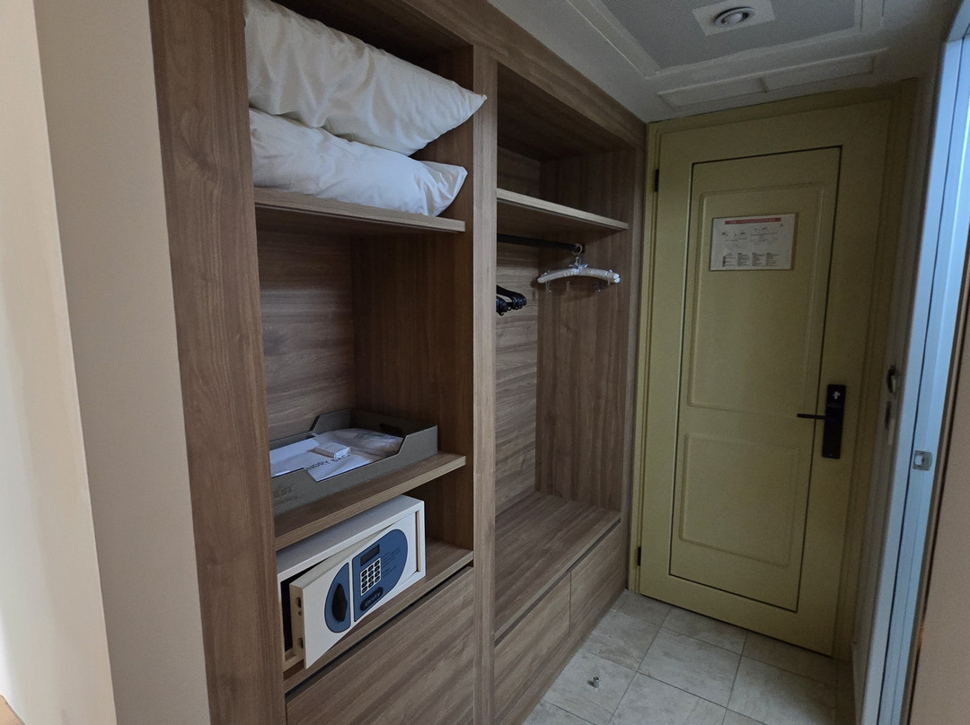 林多斯帝国饭店主图