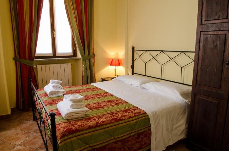 奥伯耶维耶雷酒店主图