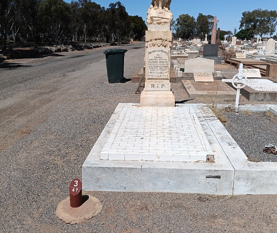 Broken Hill Cemetery Walk-布罗肯希尔必去景点