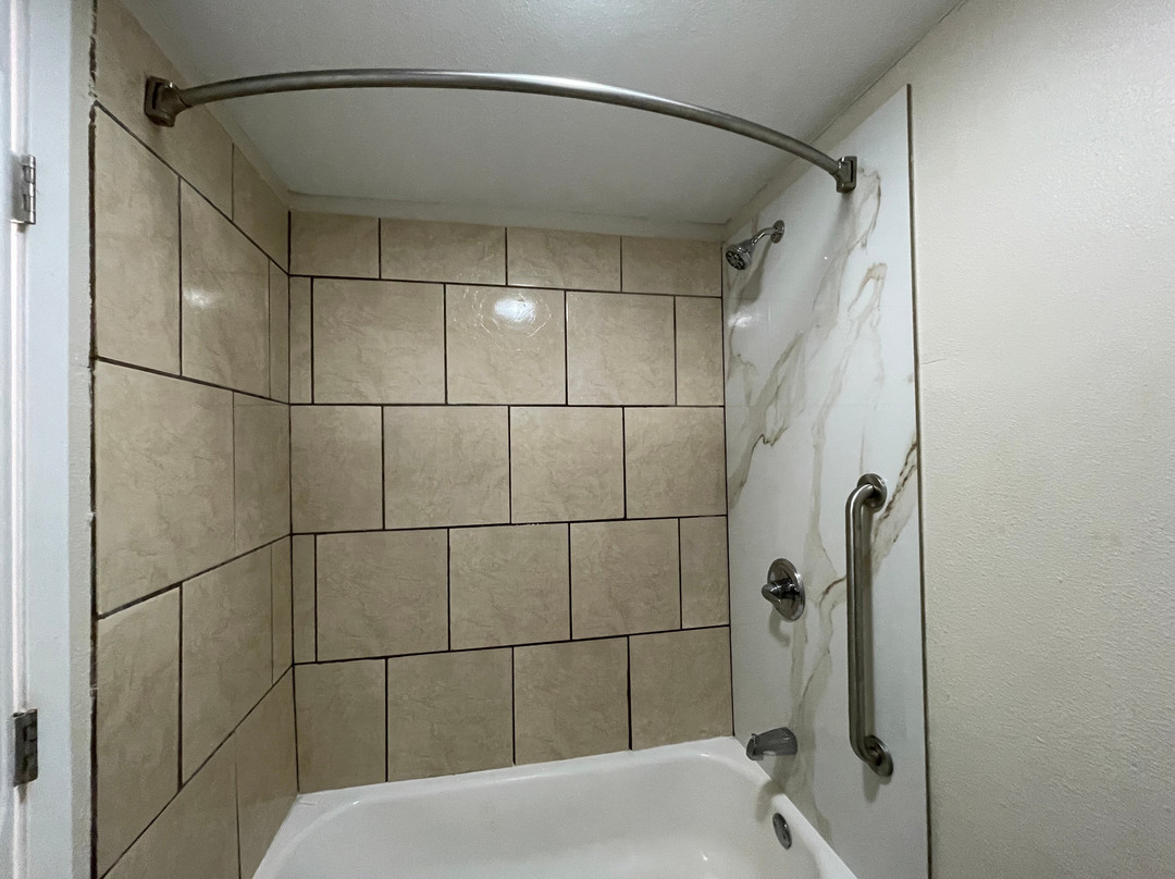 Super 8 by Wyndham Palestine TX主图