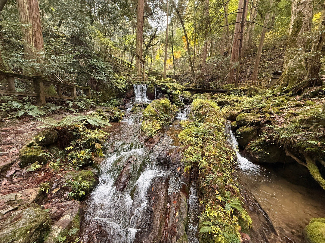 福井县旅游景点-Uriwarinotaki Fall