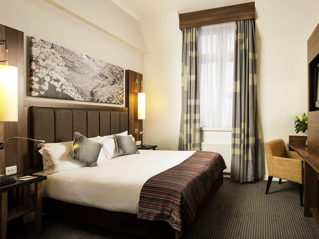 美居达灵顿国王酒店主图