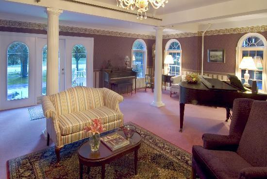 Riverside Inn Bed and Breakfast主图