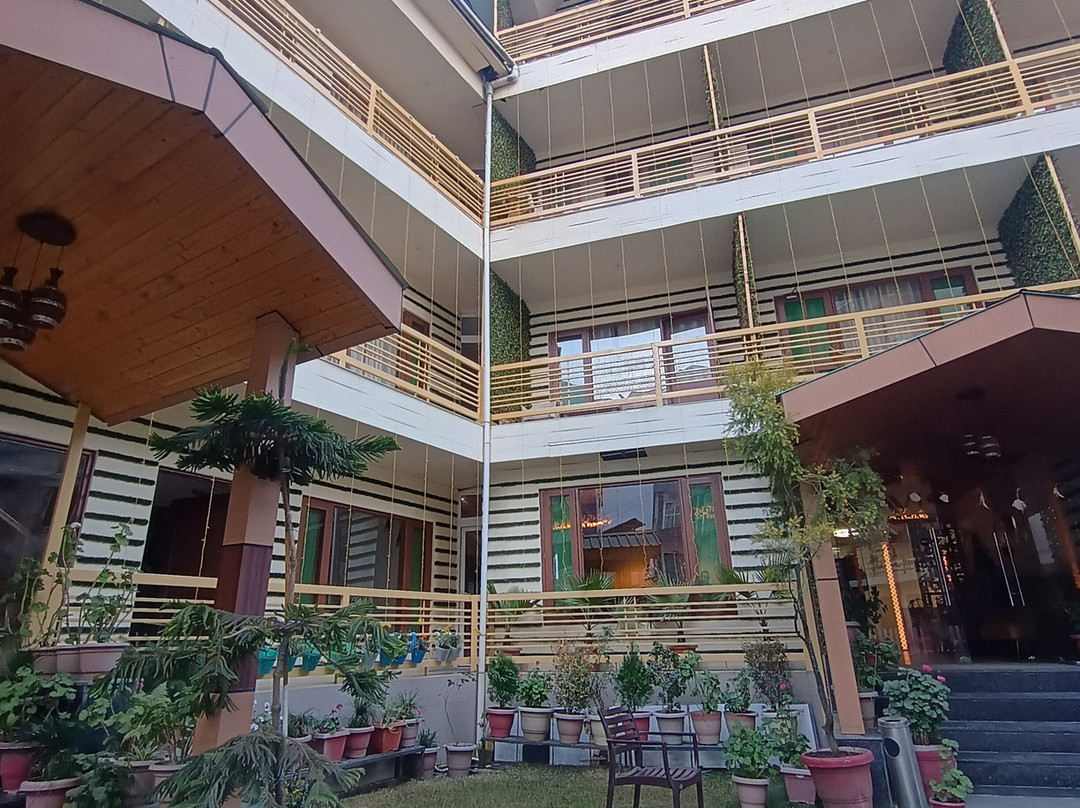 Hotel Avishi Greens主图