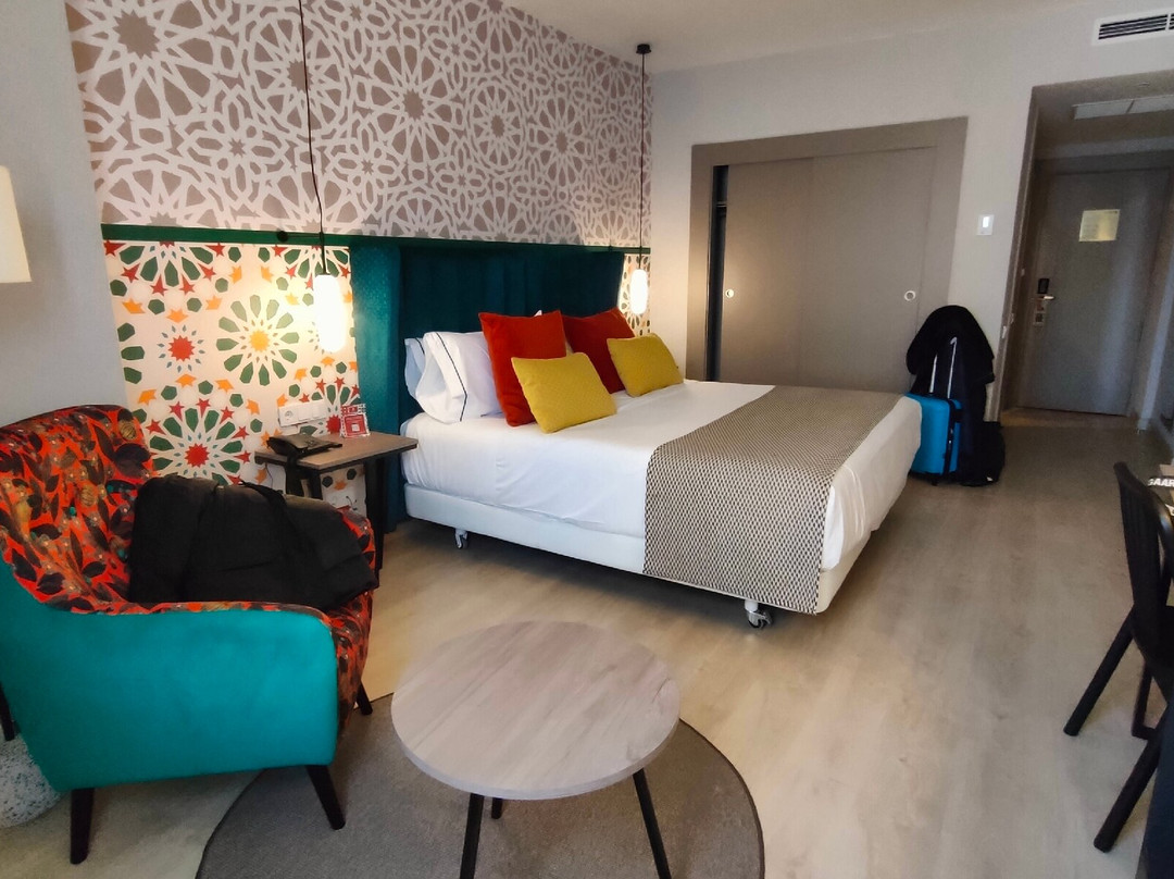 黑斯佩里亚塞维利亚酒店主图