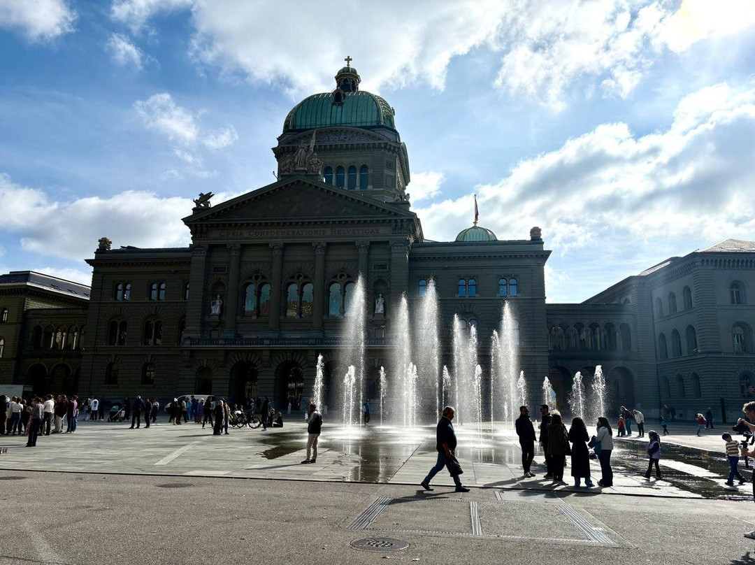 Bundesplatz-伯尔尼必去景点