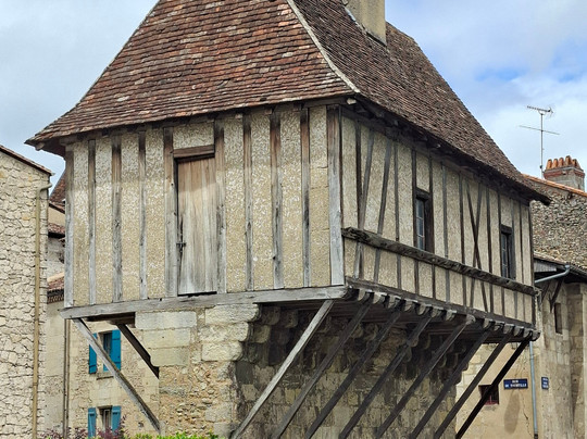 Eschif-佩里格必去景点