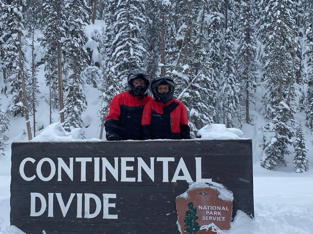 Old Faithful Snowmobile Tours - Day Tours-杰克逊必去景点