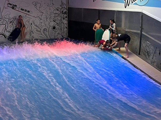 Wave Surf Café-佩皮尼昂必去景点