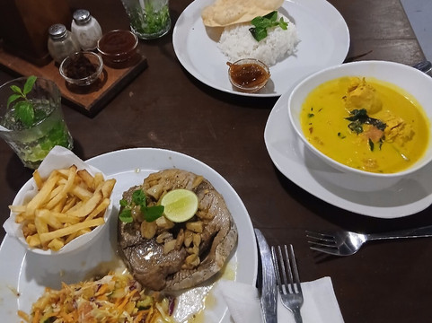 Bally's Restaurant Hikkaduwa