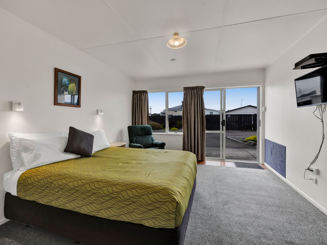 雅芳汽车旅馆主图