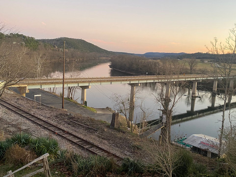 Calico Riverview Inn主图