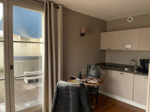 佩兹纳斯酒厂嘉里盖酒店主图