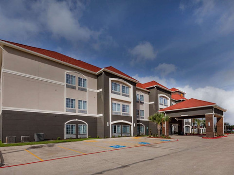 拉瓦卡港拉昆塔温德姆套房酒店