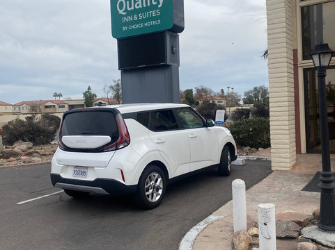 凤凰城西北-太阳城品质酒店及套房主图