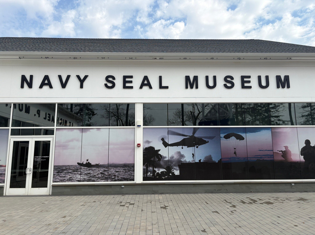 Lt Michael P. Murphy Navy Seal Museum-West Sayville必去景点