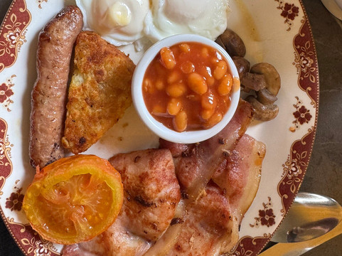 伊尔克利河畔旅馆主图