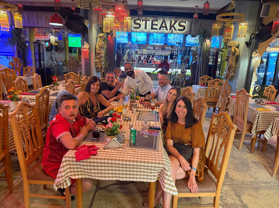 Meat and wood Restaurant and Bar主图