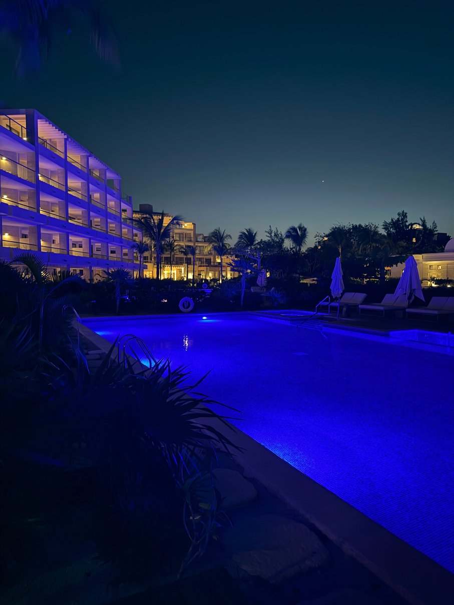 挚爱女人海滩酒店-全包-限成人-泳池