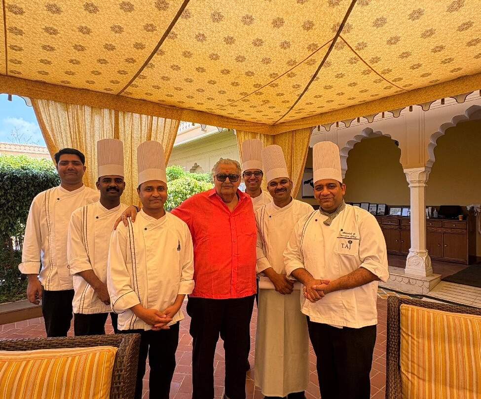 伦巴宫殿酒店主图