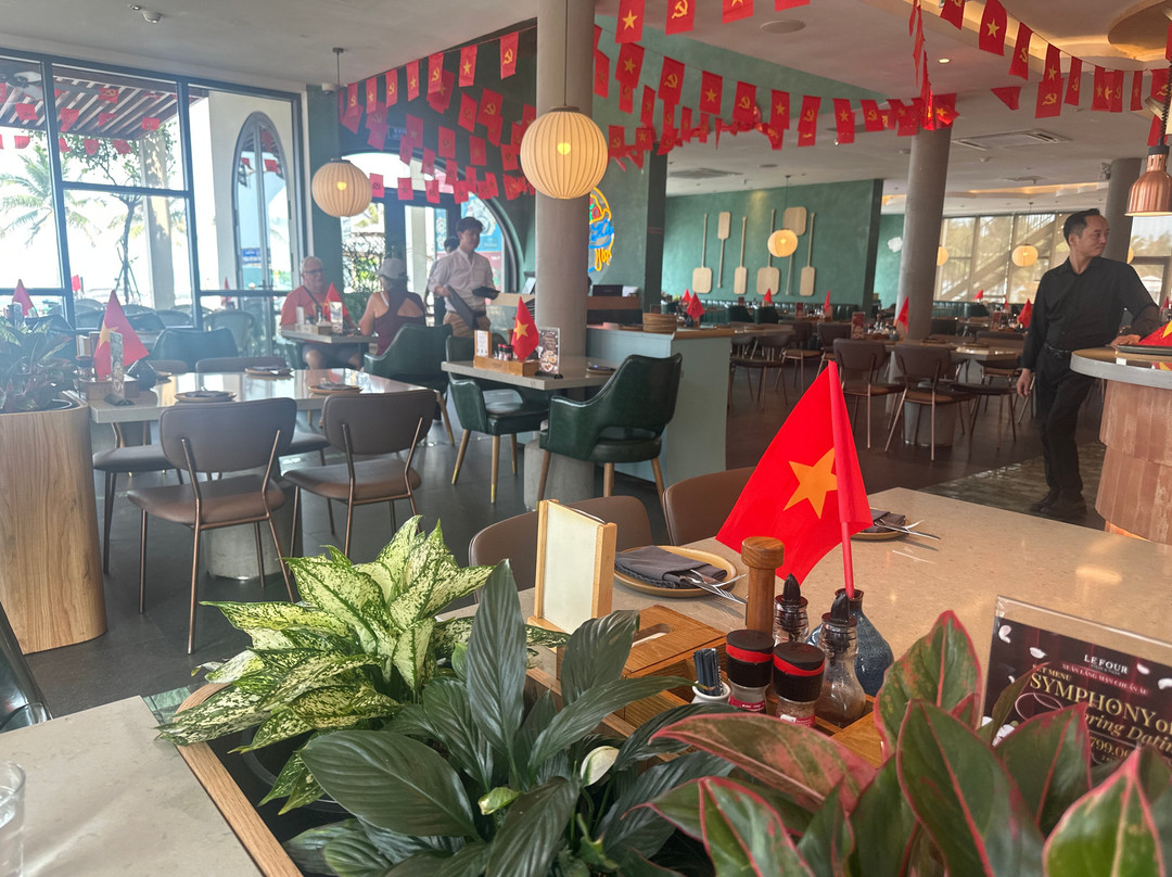 Le Four Steak & Pizza